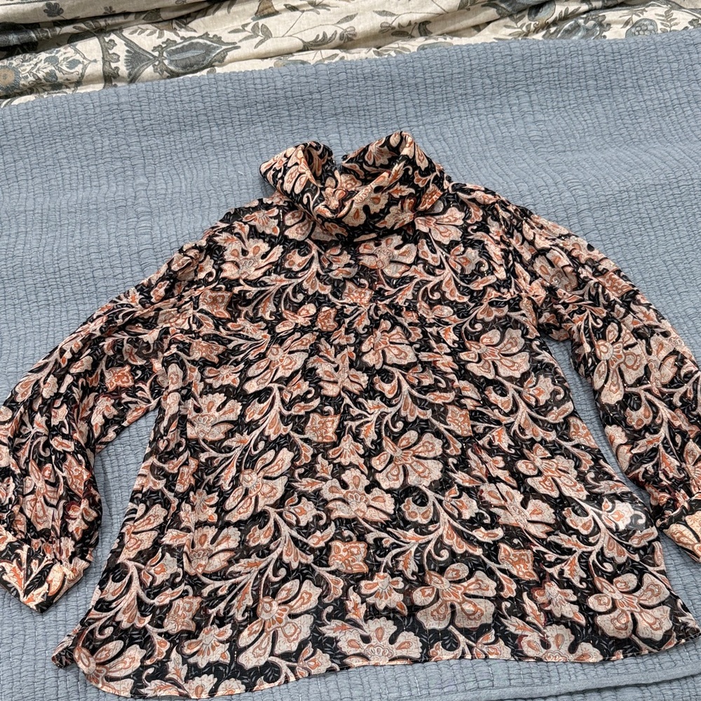 Banana Republic Black and Cream Floral Blouse